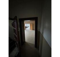 BüroPraxisetage in gepfl. Gewerbegebäude zum Eigen-Renovieren - Wuppertal Lichtenplatz