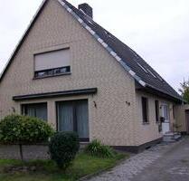 Große DG-Wohnung zu Vermieten - 950,00 EUR Kaltmiete, in Delmenhorst (PLZ: 27755) Düsternort