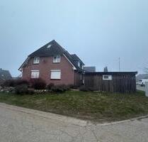 Schönes Zweifamilienhaus in ruhiger Lage mit schönem Garten - Lensahn