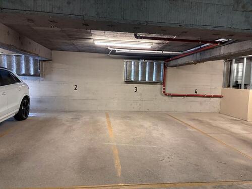 Foto - Tiefgaragenstellplatz - 100,00 EUR Miete,