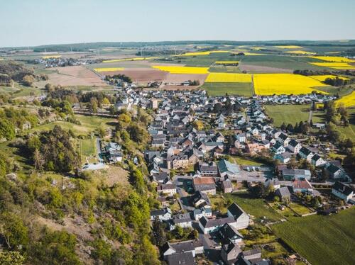 Foto - Baugrundstücke voll erschlossen mit Baugenehmigung & Ausblick