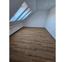 vollständig sanierte 2 Zimmer Dachgeschosswohnung - Nürnberg Hasenbuck