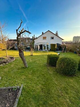 Foto - Petersberg Stadtnahe - Zweifamilienhaus mit großem Garten