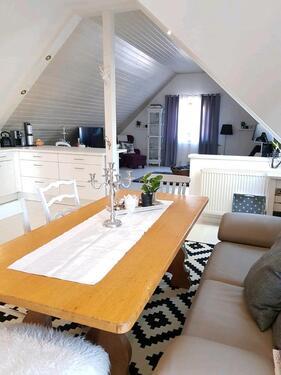 Foto - Großzügige Dachgeschosswohnung - 1.100,00 EUR Kaltmiete,