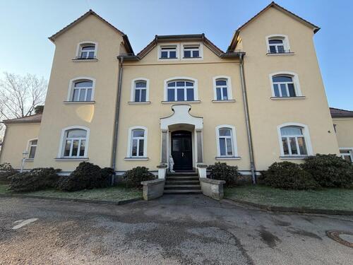 Foto - Charmante 2,5-Zimmer-Wohnung im sanierten Herrenhaus in idyllischer Lage