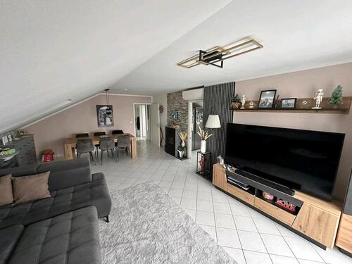 Foto - 5 Zimmer Dachgeschoßwohnung zum Kaufen in Niederwerrn