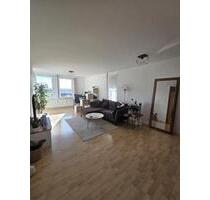 Attraktive 2,5-Zimmer-Wohnung mit Balkon, Einbauküche, Aufzug - Sindelfingen Darmsheim