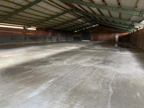 Foto - Halle Scheune Lager Stellplatz Wohnmobil Wohnwagen Boot Trailer