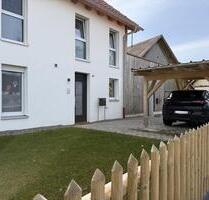 ***Neuwertiges Reihenmittelhaus in Hiltenfingen zu mieten!***
