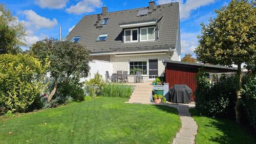 Foto - Familienfreundliche Doppelhaushälfte mit 5 Zimmern