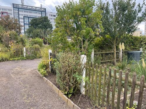 Foto - Kleingarten - 5.000,00&nbsp;EUR Kaltmiete, ca.&nbsp; 0,00&nbsp;m&sup2;
