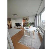 Helle 2-Zimmer Wohnung im 5. OG mit Balkon in Leonberg