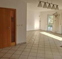 großzügige 3-Zimmer-Wohnung in ruhiger Siedlungslage - Oberpöring