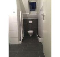 *** Gemütliche DG-Wohnung in grüner Lage! *** - Essen Stadtbezirk IV