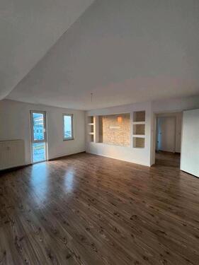 Foto - Schöne 4-Zimmer-Wohnung (90 m²) mit viel Platz & Tiefgarage