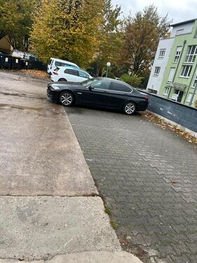 Foto - Auto Parkplatz - 100,00 EUR Kaltmiete,