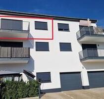 Niedrigenergiehaus A+ mit höchstem Wohnkomfort!! DG, klimatisiert, Balkon, Stellplatz... - Bad Mergentheim