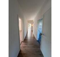 Modernisierte 4-Zi-Wohnung, 140 m², XXL-Balkon, Garage – Löhne