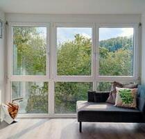 Stilvolle 2,5-Zi.-Designwohnung mit Wintergarten, voll möbliert, TG-Stellplatz & Blick ins Grüne - Plochingen