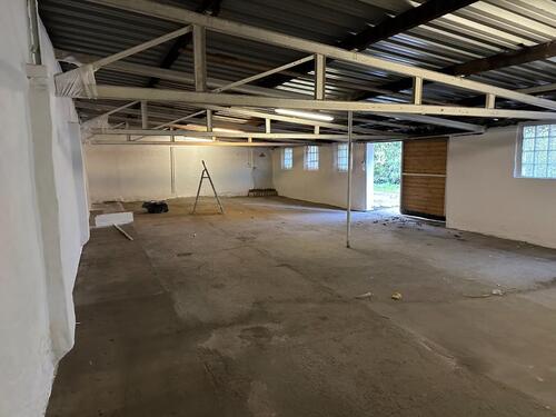 Foto - Zu Vermieten Halle (Oldtimer, Werkstatt, Lager usw.)