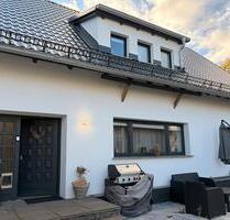 Einfamilienhaus 4 zi Küche 2 Bäder Garten Stellplatz - Hellenhahn-Schellenberg