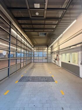 Foto - Gewerbefläche ideal für TÜV-Prüfstation – Top-Lage in Warstein