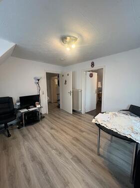 Foto - Zentrale 2-Zimmer-Dachgeschosswohnung in Hessisch Oldendorf
