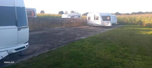 Foto - Wohnmobil-wohnwagenstellplatz zu vermieten