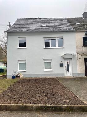 Foto - Doppelhaushälfte zu vermieten - 1.150,00&nbsp;EUR Kaltmiete, ca.&nbsp; 125,00&nbsp;m&sup2;