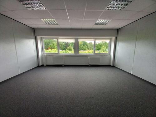 Foto - 58200 - Ideal für Startups und Einzelkämpfer: Günstige Bürofläche mit Stellplatz