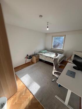 Foto - Furnished room near city center for one month rent in December