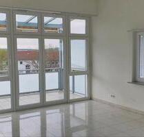 Helle 3 Zimmer-Wohnung an der U7 in Stuttgart Rot