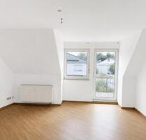 2-Zimmer-Dachgeschosswohnung mit Balkon in Brandis, renoviert, fr
