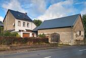 Foto - Uriges Einfamilienhaus mit großem Garten und Nebengebäuden