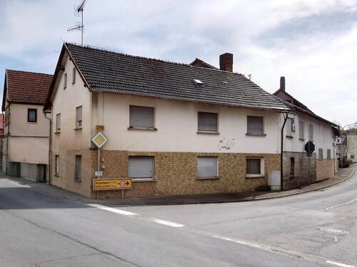 Foto - Ehemaliges landwirtschaftliches Anwesen mit Wohnhaus und Stall
