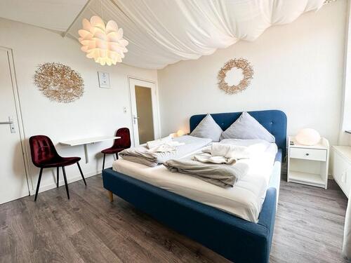 Foto - Frisch renovierte & voll möblierte 1-Zimmer-Wohnung mit Terrasse in Lehrte-Hämelerwald