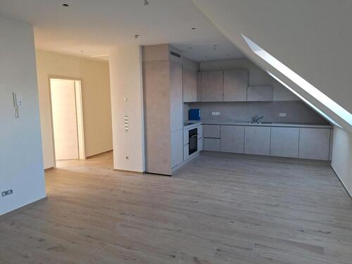 Foto - Schöne, helle DG Wohnung, kernsaniert