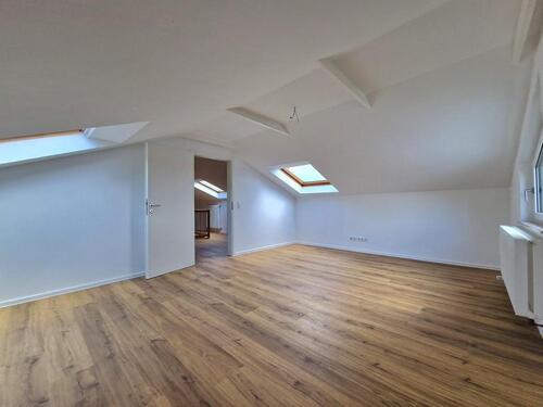 Foto - 2,5-Zimmer-Wohnung mit Balkon, Küche und Garage: Erstbezug nach Sanierung