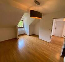 Lichtenrade, DG- Wohnung im 2- Fam.haus an Frau ab 50 Jahre - Berlin Tempelhof-Schöneberg