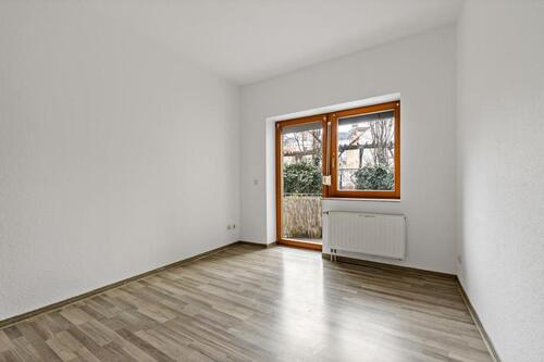 Foto - Zentrale 2-Raum-EG-Wohnung mit Balkon und Einbauküche in Weißenfels