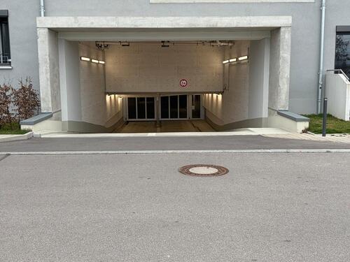 Foto - Tiefgaragenstellplatz zu vermieten