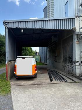 Foto - Überdacht Stellplatz Parkplatz Carport Unterstellplatz