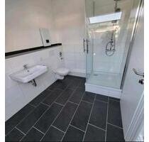 Schicke 2-Zimmer Dachgeschoss Wohnung mit EBK Altbauwohnung - Krefeld Benrad