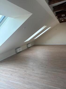 Foto - 1 Zimmer Dachgeschoßwohnung zur Miete in Hamburg