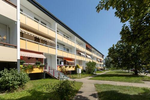 Foto - Erstbezug nach Sanierung - geräumige 3 Raum-Erdgeschosswohnung