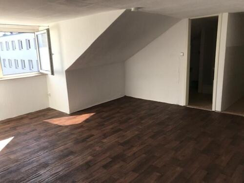 Foto - 1 Zimmer Dachgeschoßwohnung zur Miete in Hannover