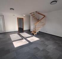 Maisonettewohnung mit Einbauküche, Terrasse und Balkon - Deggingen