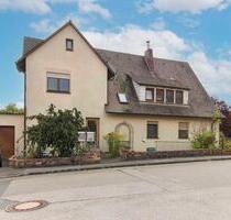 Einfamilienhaus 238 m² | 8 Zimmer | 2 Garagen | Büchenbach – Nähe