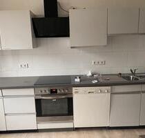 4 Zimmer Küche Bad Wohnung Balkon Stellplatz inkl. Einbauküche - Detmold Hiddesen