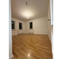 Helle 2,5-Zimmer Wohnung im 1. OG mit neuer Küche in Nürnberg